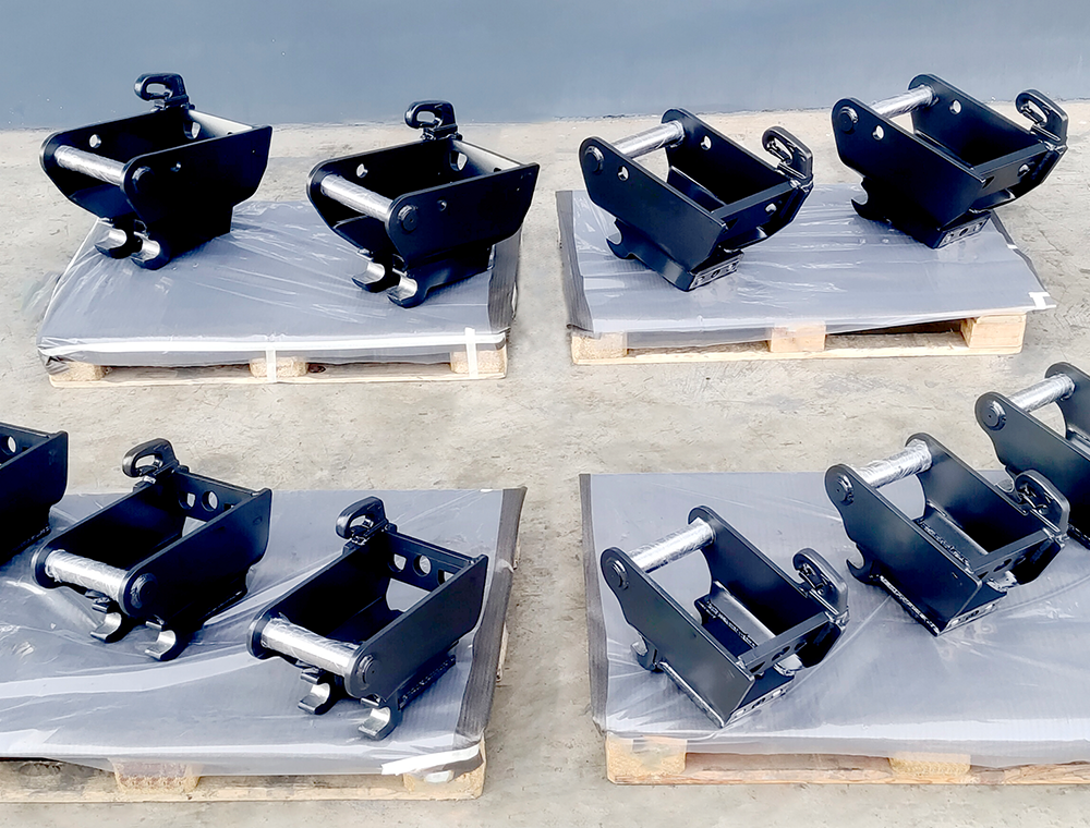 ms coupler with ear plates and hook